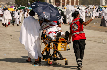 50도 넘는 폭염 속 성지순례서 1301명 사망…사우디 공식 집계