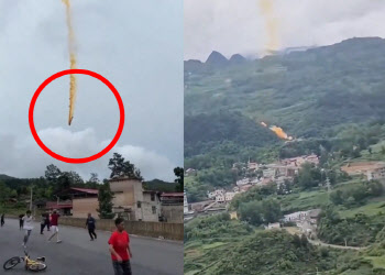 “노란 독가스 뿜으며...” 中 민가에 추락한 로켓 잔해 (영상)
