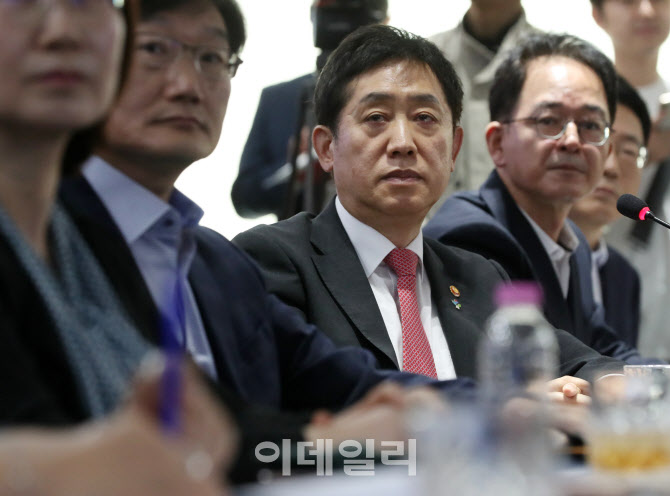 [포토] 김주현 금융위원장, ‘서민금융 잇다’ 출시 행사
