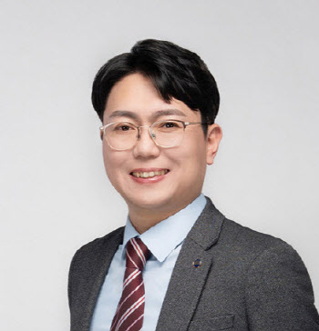 '부적절 편지' 논란 박정현 교총 회장, 일주일 만에 사퇴