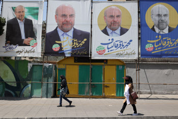 '헬기 사망' 이란 대통령 오늘 보궐선거…후보 4명 격돌