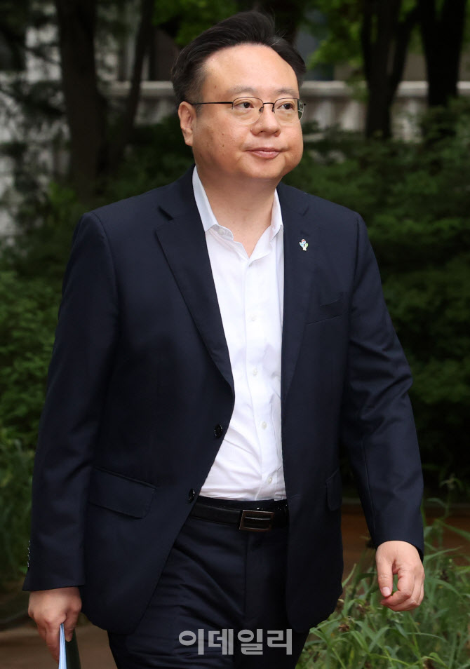 [포토]당·정·협의회 참석하는 조규홍 복지부 장관