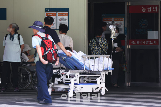 [포토]집단 휴진 앞둔 서울아산병원, 속 터지는 환자들
