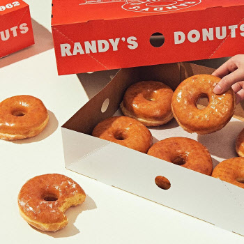 ‘랜디스 도넛’ 인증샷 새 성지는 ‘타임빌라스 수원’