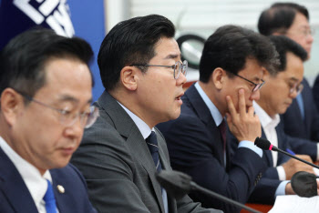 김홍일 방통위원장 자진 사퇴에도…민주당, 탄핵 절차 강행