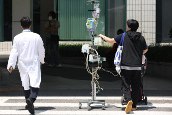 서울아산병원 교수 비대위 전면 휴진 대신 ‘진료 재조정’