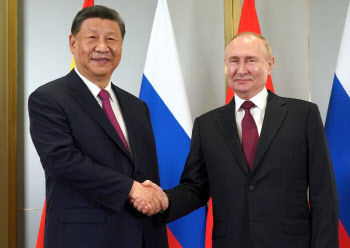 “소중한 친구” 브로맨스 과시한 시진핑-푸틴, 공조 강화