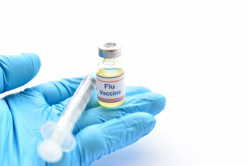 조류인플루엔자 위험 증가, 美 백신 개발 지원 나서[클릭, 글로벌 제약·바이오]