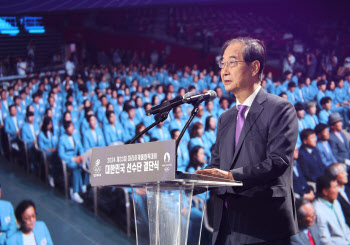 한총리 "파리올림픽, 역대급 무더위 예상…선수단 건강 지킬 것"