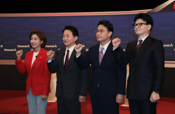 국힘 당대표 후보 전원 "김건희 여사 檢수사, 성역 없어야"