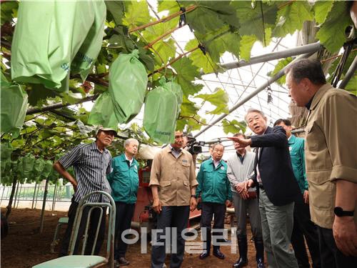 강호동 농협중앙회장 호우 피해현장 방문···재해자금 2천억 지원