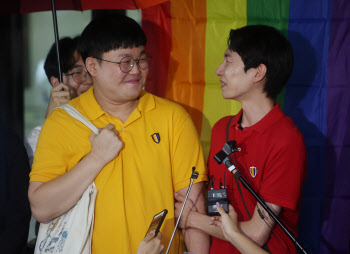 한교총 "동성 배우자 건보 피부양자 인정, 사회에 부정적 영향" 비판