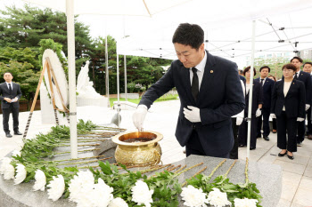 김진경 경기도의장 "강력한 협치모델로 적극적 정책구현"