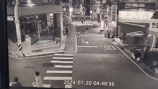 “CCTV에 찍힌 수상한 장면”…경찰, ‘던지기 수법’ 마약사범 검거