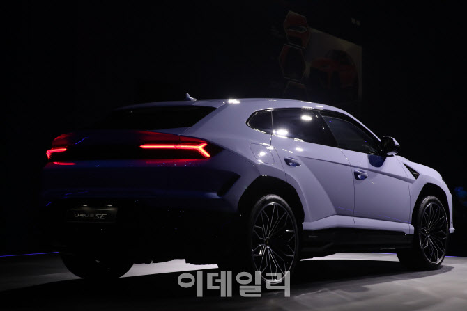 [포토]람보르기니 최초 PHEV SUV 출시