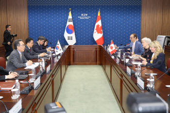 한국-캐나다 고위급 경제안보 대화 개최...공급망 협력 논의