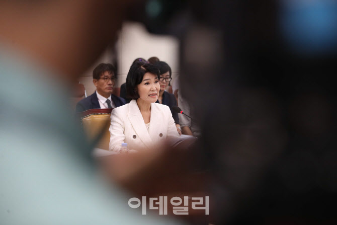 [포토]이진숙, '공영방송 편향성 논란, 체계 정립할 것'