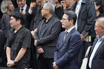 정병국 예술위원장 "학전 김민기 타계에 깊은 애도…뜻 이어받을 것"