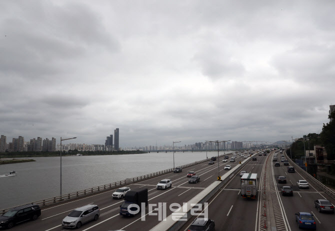 [포토] 폭염에 온열지환자 주의