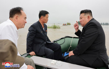 “직무태만 용납안돼”김정은, 신의주 홍수 사태에 책임비서 경질