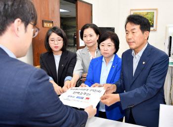 野6당, 이진숙 방통위장 임명 하루만에 탄핵 추진…국정조사와 '투트랙'