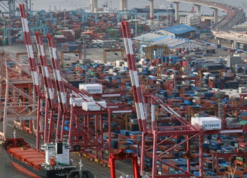 WTO, 글로벌 상품무역량 성장률 전망치 0.7%p 하향 조정