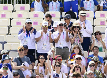 양궁 혼성 '금메달' 딴 대표팀 격려하는 정의선 회장