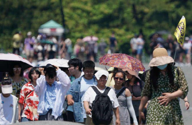 ‘열사병’으로 123명 죽은 일본...여행 가도 괜찮을까