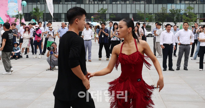 [포토]광화문광장에서 열린 댄스 콘서트