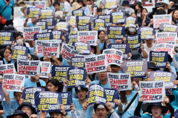 "노조법·방송법 공포하라"…민주노총 등 8·15 범국민대회