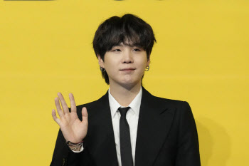 BTS 슈가, 500m 음주운전 맞나…경찰 "이동경로 확인, 곧 소환"