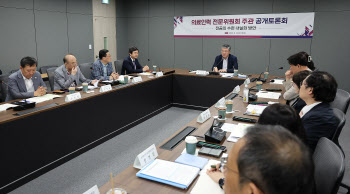 의료계 “전공의 수련시키는 지도 전문의, 국가가 지원해야”