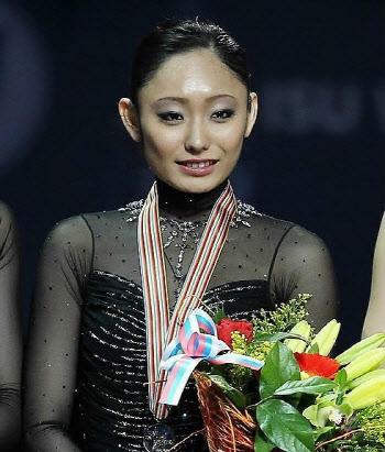 ‘김연아 라이벌’ 日안도 미키, ‘16살 제자’와 부적절 관계…“경솔했다”