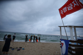 경북 영덕 '비지정 해변'서 딸과 물놀이하던 40대 남성 숨져