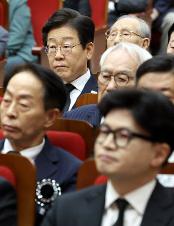 與, 이재명 연임에 "말로만 말고 행동으로 민생 실천하라"