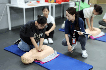 티웨이항공, 일본 대학생 대상 객실 승무원 체험 프로그램 진행