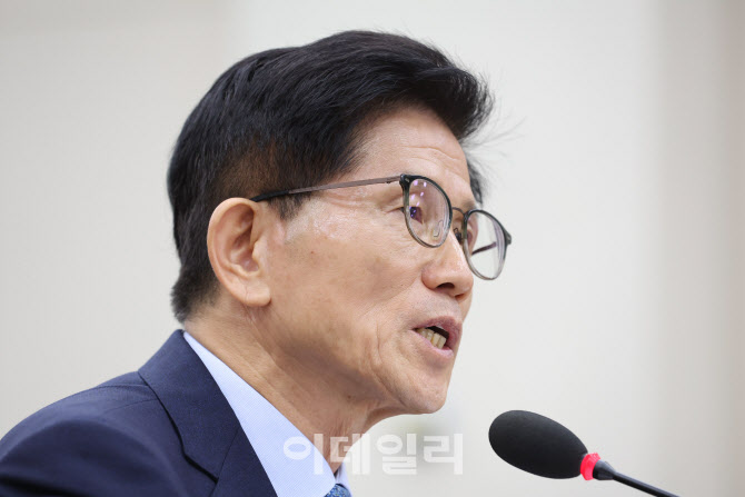 [포토]'답변하는 김문수 노동부 장관 후보자'