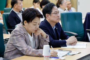 발표 임박한 정부 연금개혁안…“연령별 차등시 50대 고용률 급감 우려”