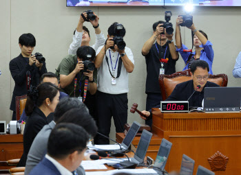 간호법 제정안, 복지위 전체회의 통과…오늘 본회의서 처리(상보)