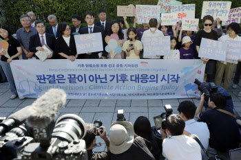 적극적 법률심사로 기본권 강조한 헌재…존엄사도 인정할까