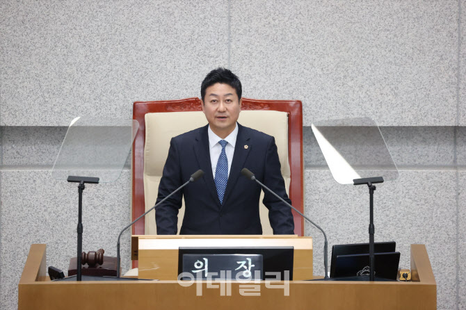 본회의장서 "협치의 틀 정비" 꺼낸 김진경 경기도의장, 이유는?