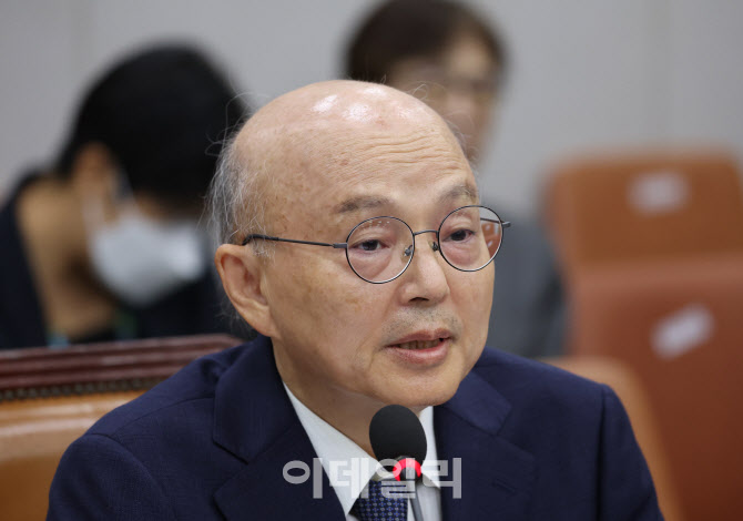 [포토]답변하는 안창호 후보자