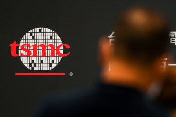 "TSMC, 美 애리조나에 '2나노용' 세번째 공장 짓는다”