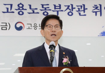 김문수 “우리 조상 국적 ‘일본’…野의원 조부 호적도 그럴 것”