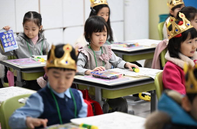 내년 공립초 교사 4200여명 선발…올해보다 1000여명 더 뽑는다