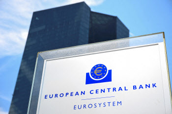 美 앞서 금리 낮추는 유럽…"ECB, 0.25%p 인하" 전망