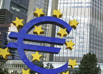 ECB, 3개월 만에 또 금리인하…예금금리 0.25％p↓(상보)