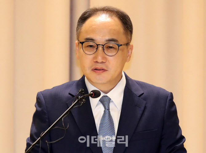 [포토]이원석 총장 "이해관계에 환호 또는 악마화…檢, 국민 섬겨야"