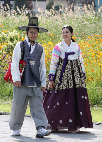 덥고 흐린 추석 날씨예보에…전력당국은 ‘안도’