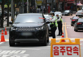 추석날 음주운전 30대…가로등·자전거보관함 들이받아